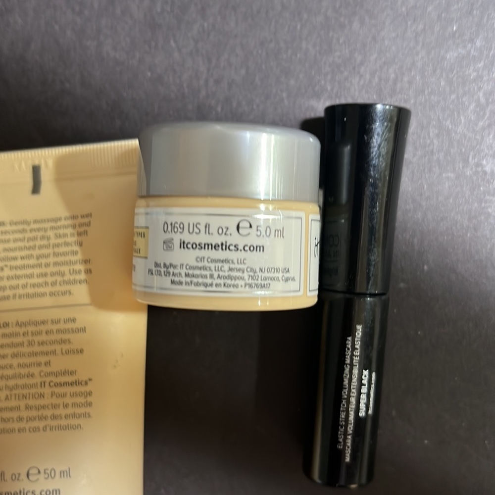 NWT IT Cosmetics Face & Eye Bundle - Picture 3 of 4